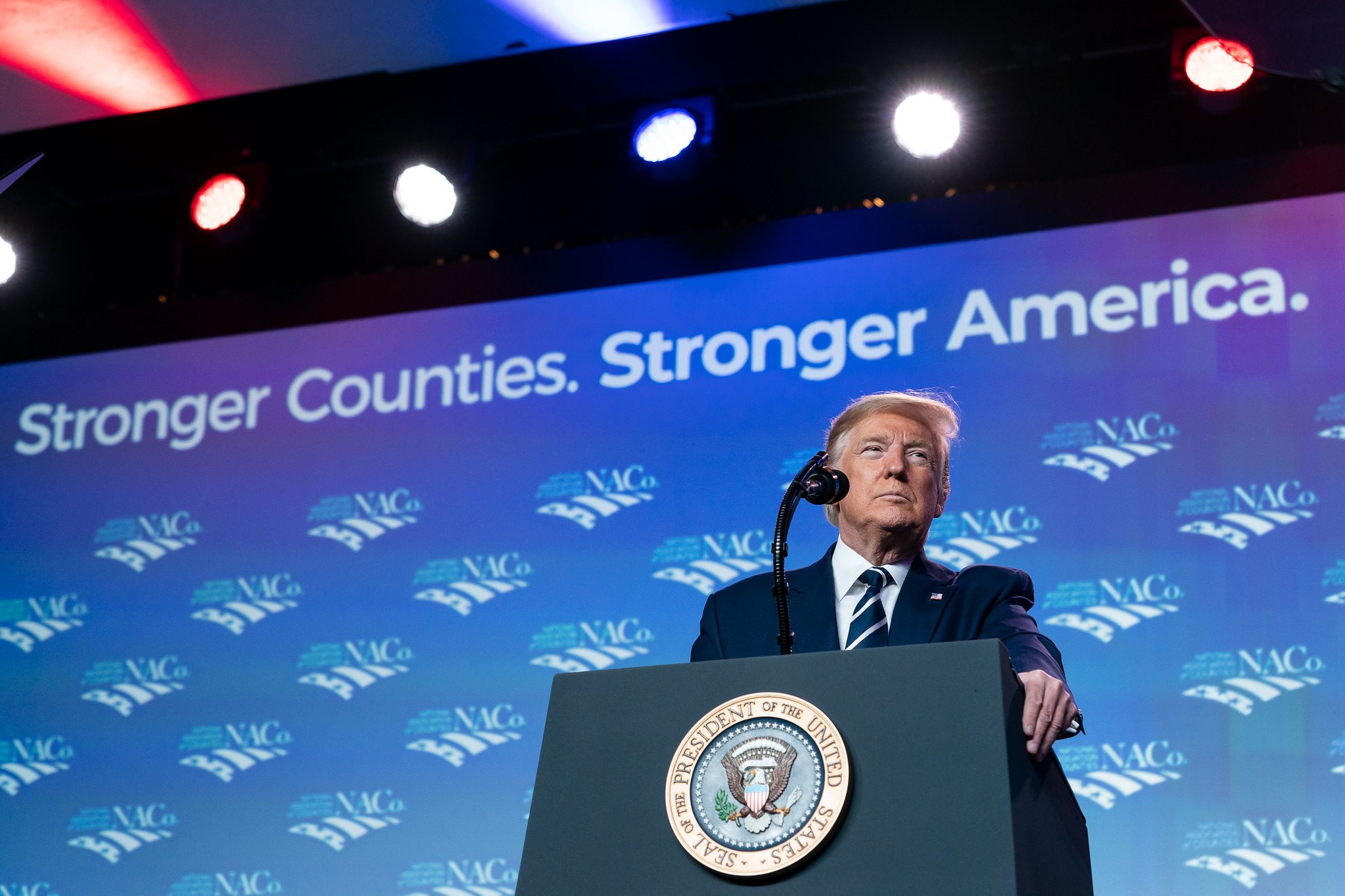 Трамп опроверг информацию о том, что прятался в бункере во время протестов