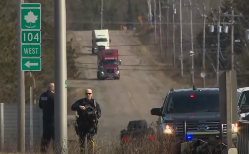 О мотивах злоумышленника ничего неизвестно, однако в полиции выразили уверенность, что убийство планировалось заранее