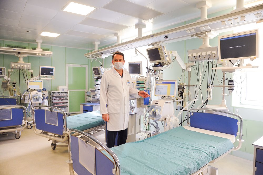 Эпидемиолог рассказал о двух сценариях развития COVID-19 в России