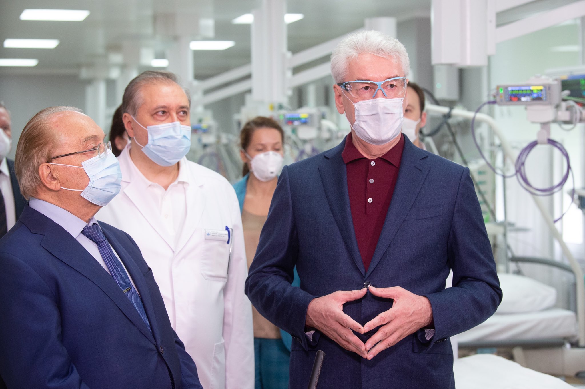 Сергей Собянин и Виктор Садовничий открыли коронавирусный стационар при МГУ