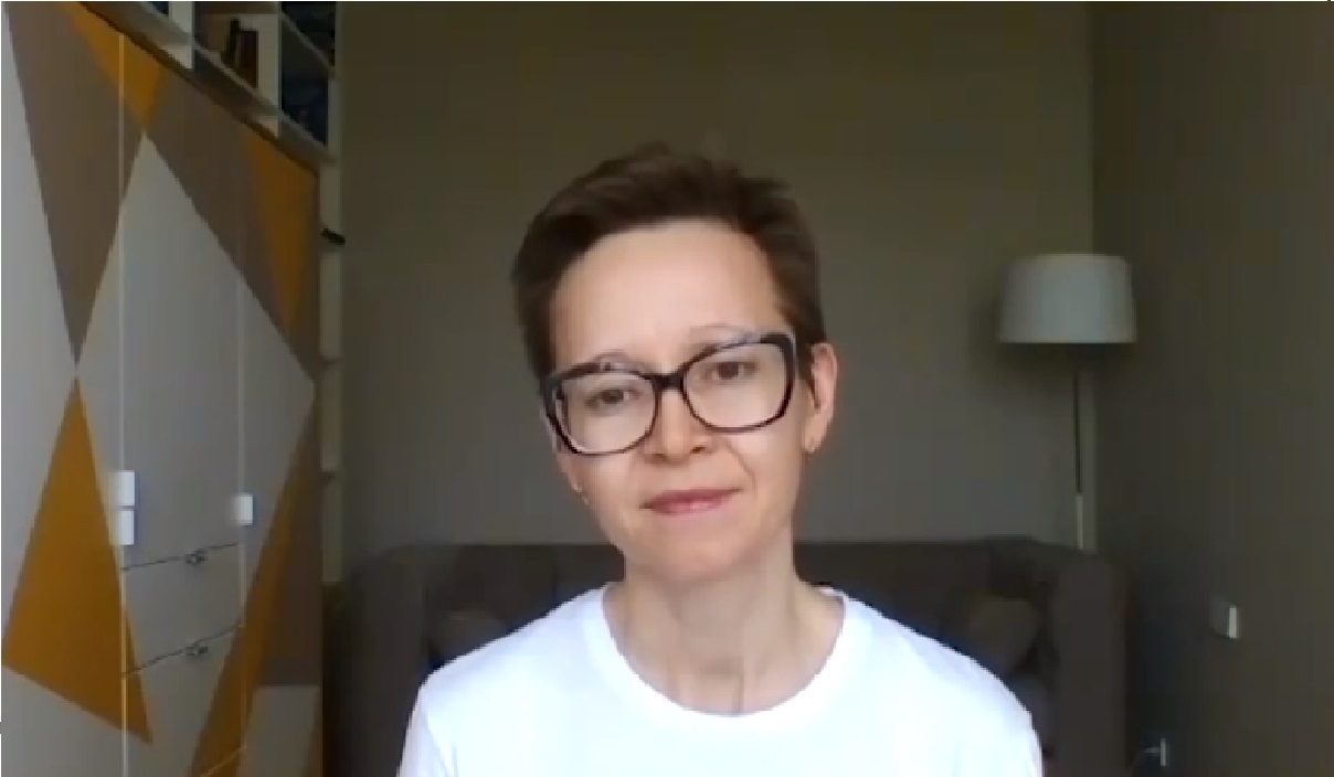 Яхина заявила, что переживает за пенсионеров, которые остались одни в период самоизоляции