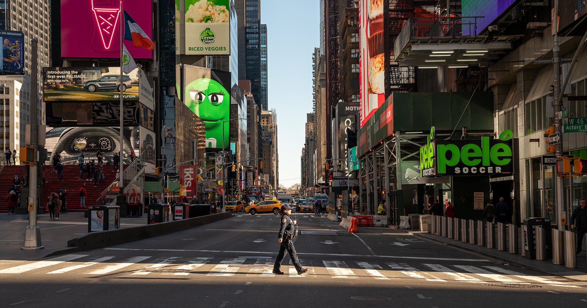 Страховщики в США отказались платить бизнесу на фоне распространения COVID-19