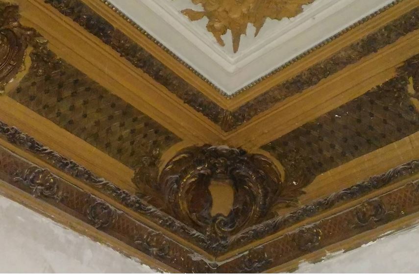 Живописные фрагменты декора отреставрируют в особняке на Малой Полянке