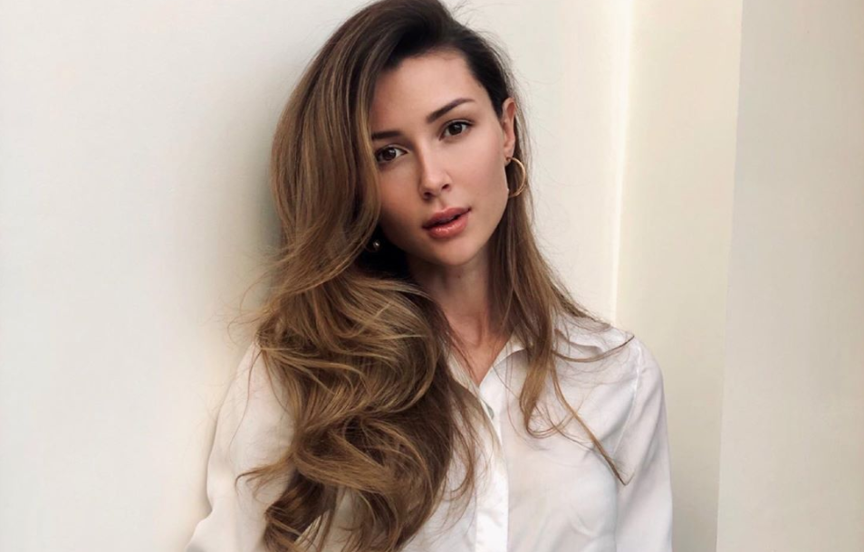 Анна Заворотнюк