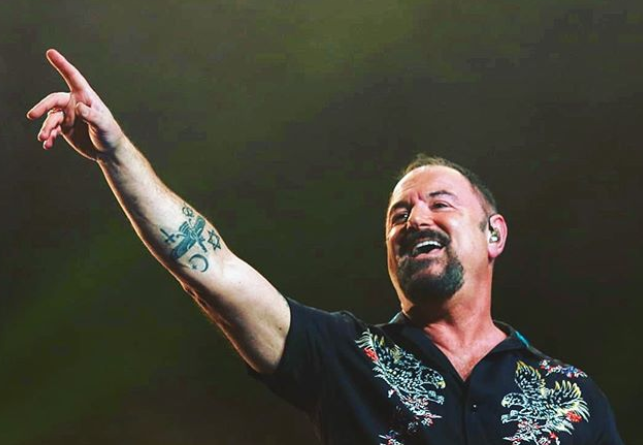 Музыкант Максим Леонидов