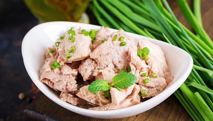 Назван продукт, способный спасти от дефицита витамина D в самоизоляции