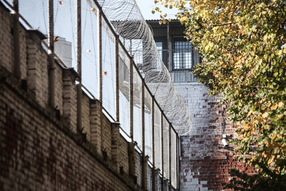 «Коверкают психику, ломают судьбы»: что такое АУЕ* и почему его запретили в России