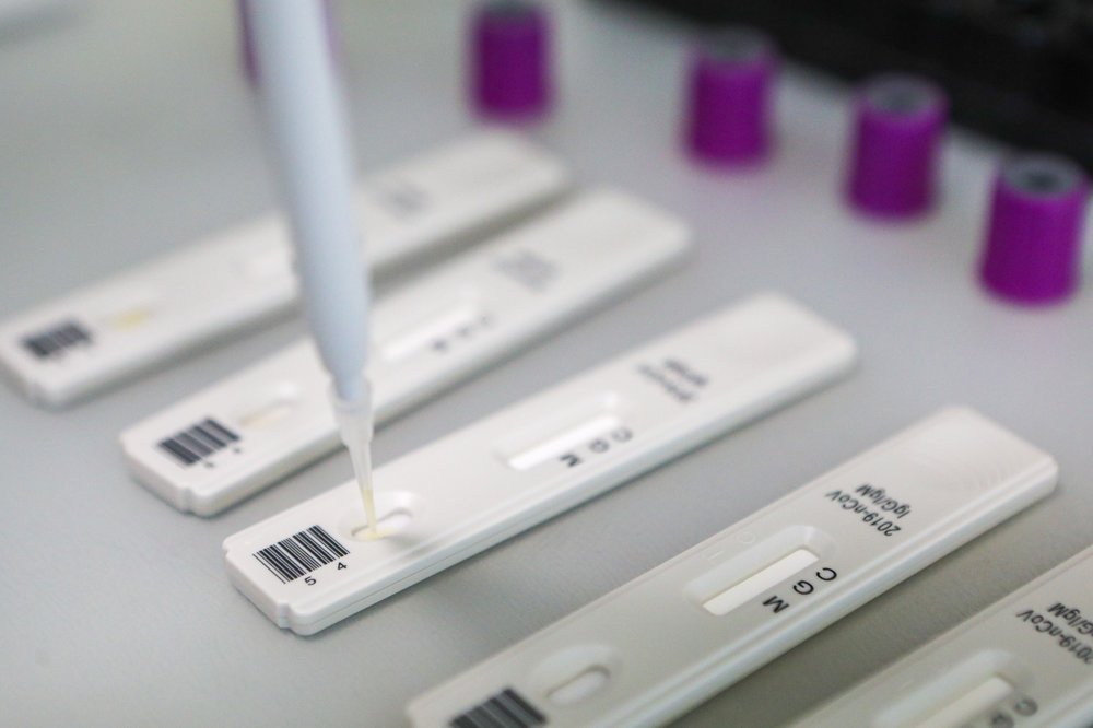 Число заразившихся коронавирусом в мире превысило три миллиона