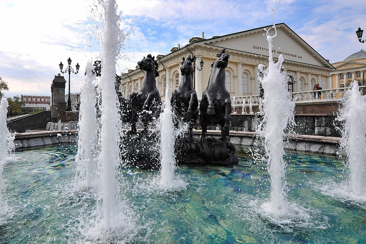 Москвичей пригласили на крупнейший фестиваль современного искусства в «Манеже»