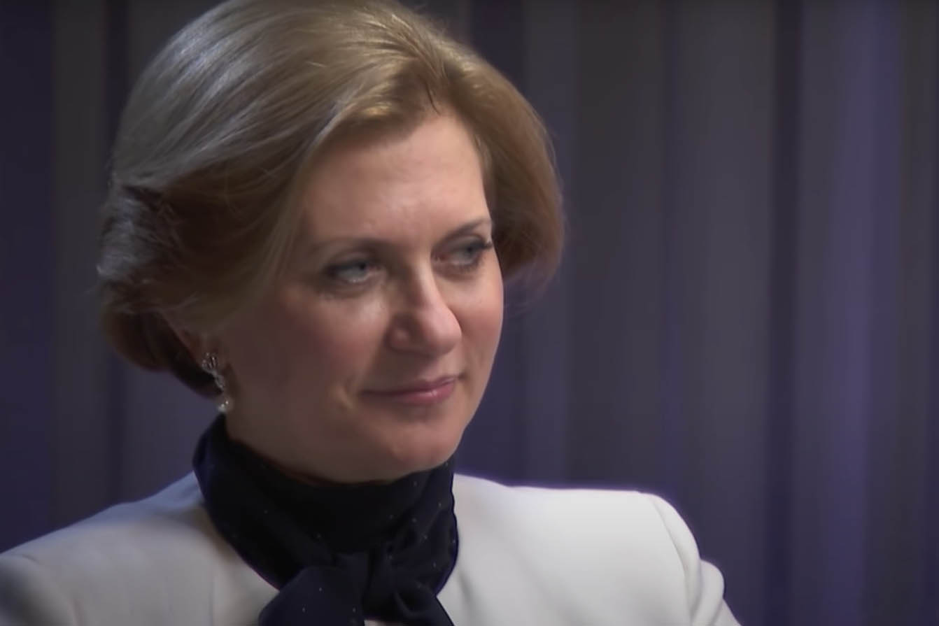 По словам главы Роспотребнадзора, выход из ограничений будет таким же, как и вход в них, то есть постепенным