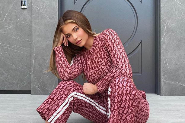 Миллиардерша Кайли Дженнер не давала никаких комментариев по поводу случившегося