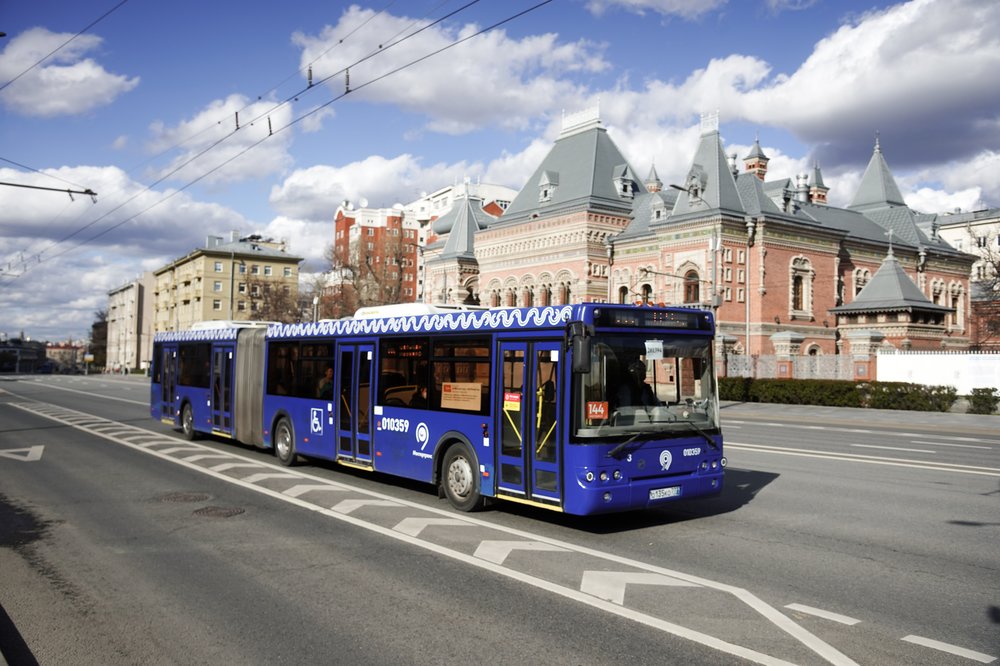 Путин поручил доложить о мерах, принимаемых на транспорте из-за COVID-19