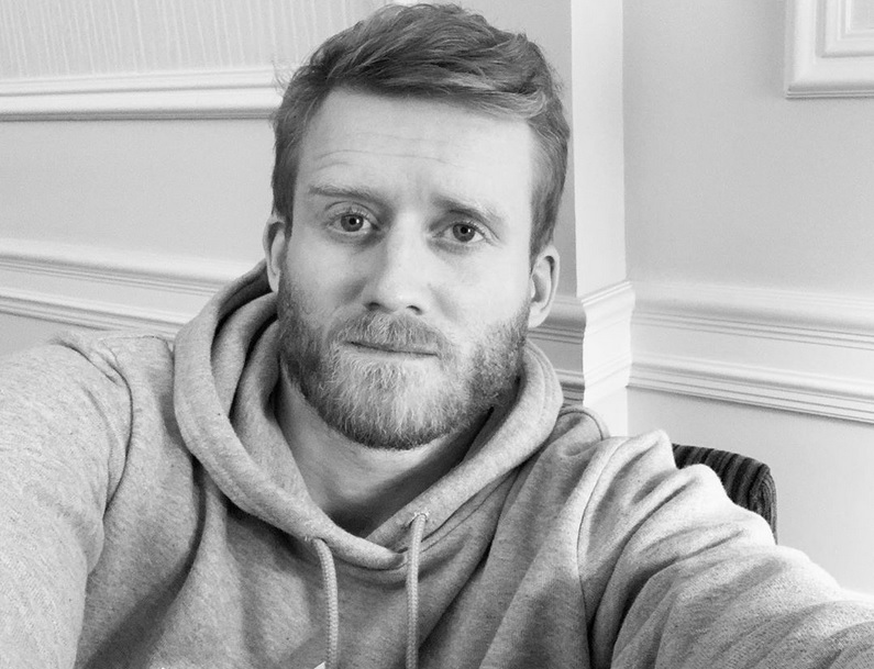 Футболист «Спартака» оплатил операцию лишившемуся рук ребенку