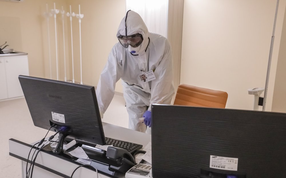 Семь выздоровевших от COVID-19 пациентов выписали из инфекционной больницы № 2