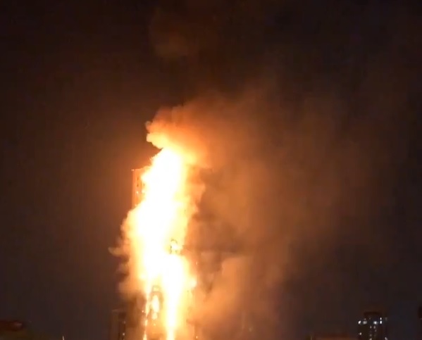 Небоскреб загорелся в ОАЭ