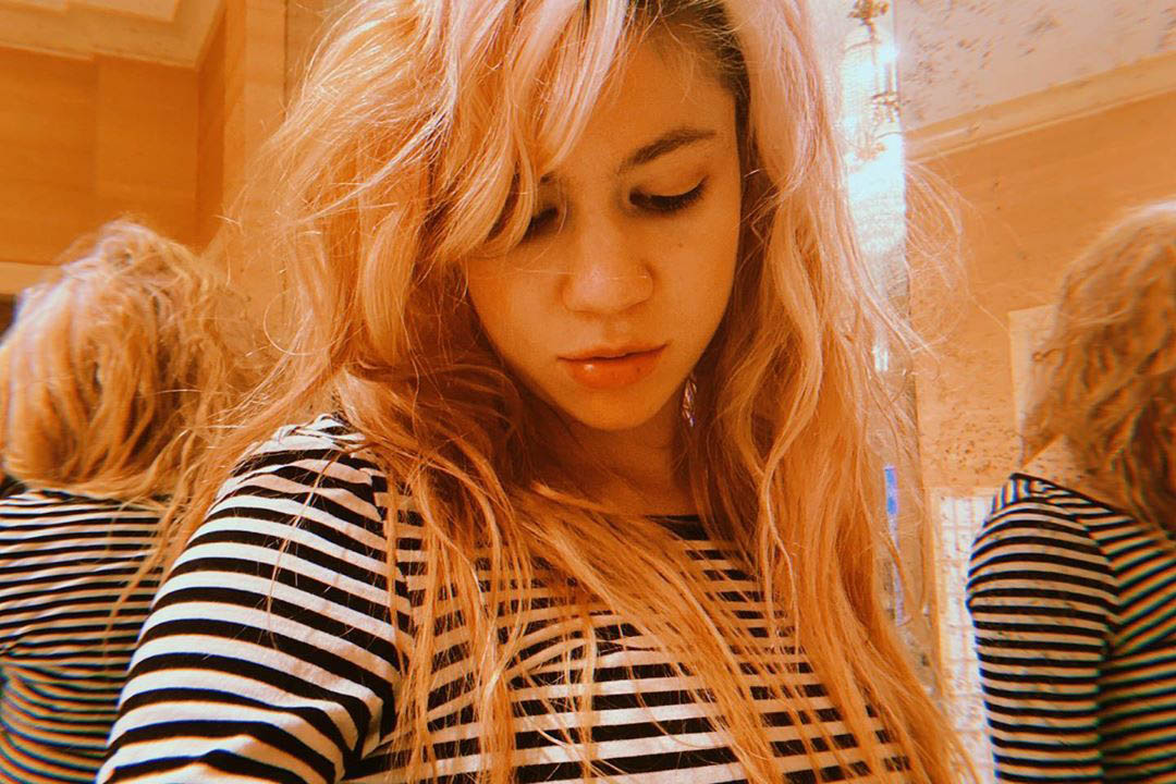 Возлюбленная Илона Маска выставила на продажу часть своей души