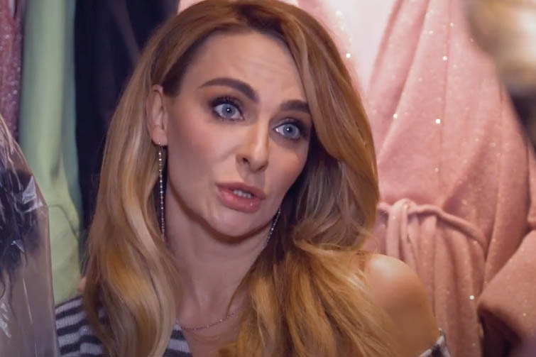 «Черты из детства»: Варнава показала архивное фото с родителями