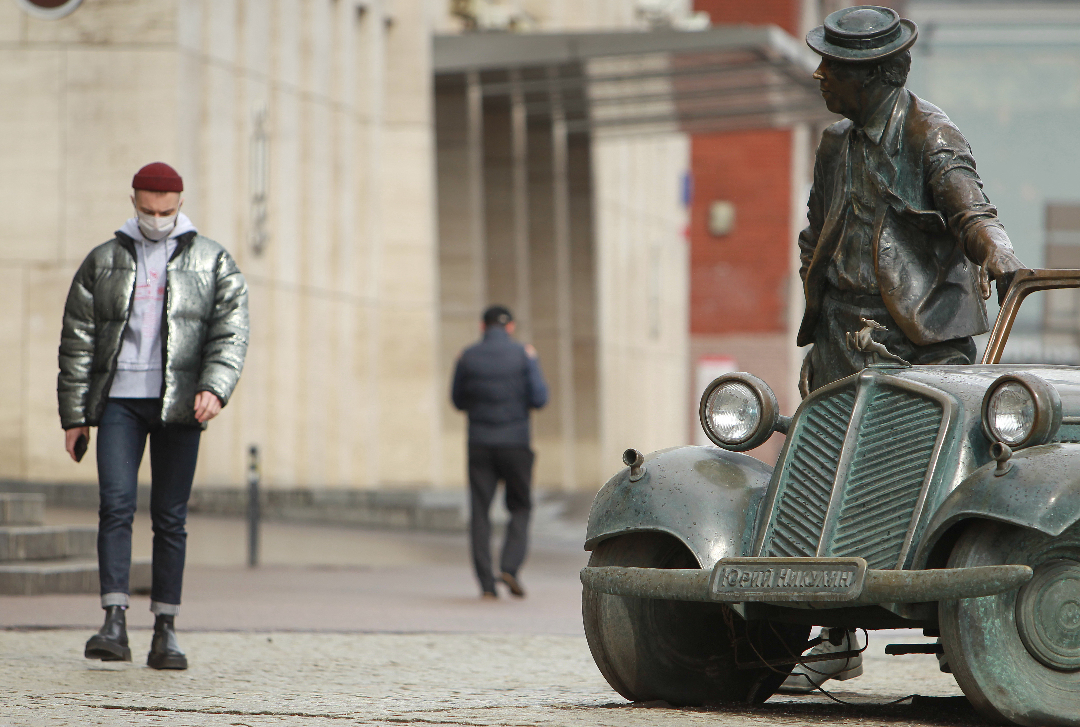 Москва выставила на торги десять мест на автостоянке на Цветном бульваре 