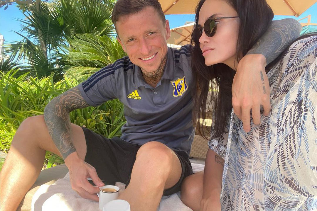 «Снова вместе»: жена Мамаева выложила снимок мужа с Кокориным на отдыхе в Дубае