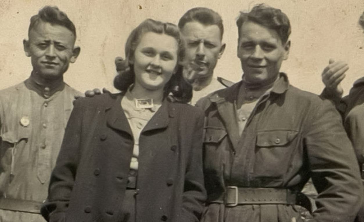 Более 170 тысяч московских пар поженились в годы Великой Отечественной войны