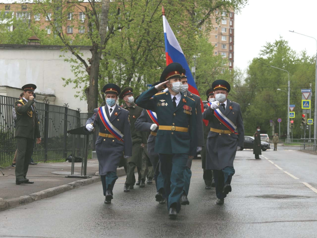 Ансамбль песни и пляски Центрального округа Росгвардии поздравил ветеранов