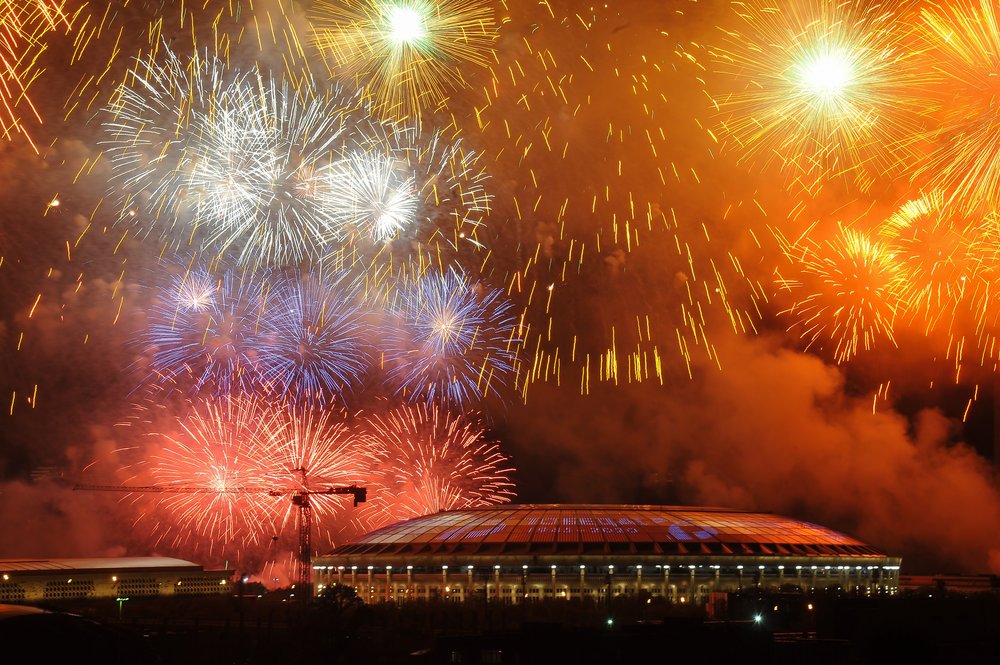 Праздничный салют в честь Дня Победы прогремел в Москве