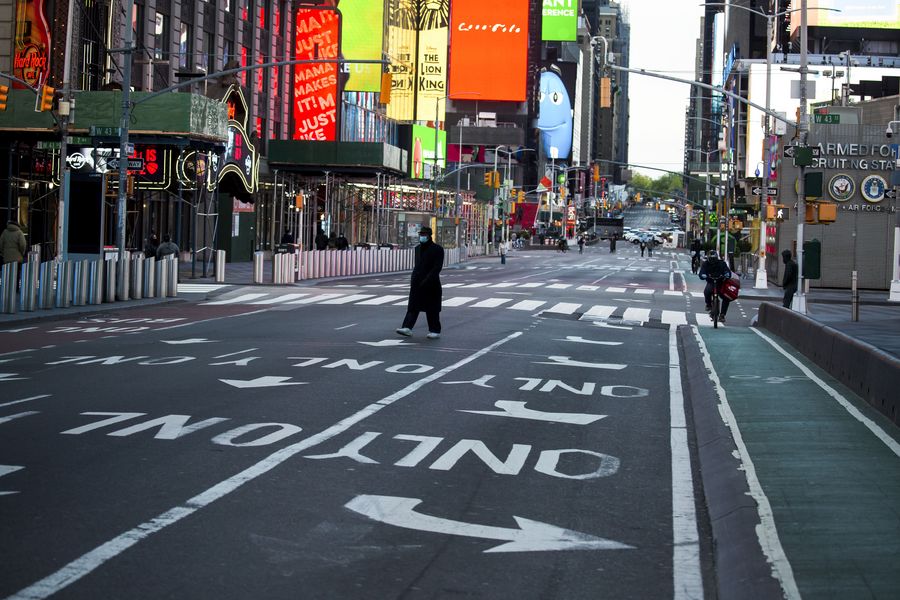 Политолог объяснил, почему введение жесткого карантина в мире невозможно