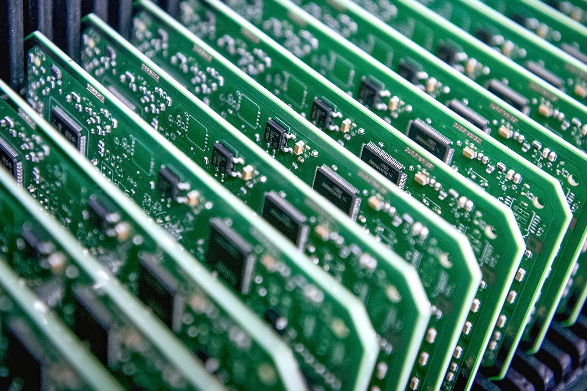 Какая электроника подорожает в России из-за роста поставок бракованных микрочипов