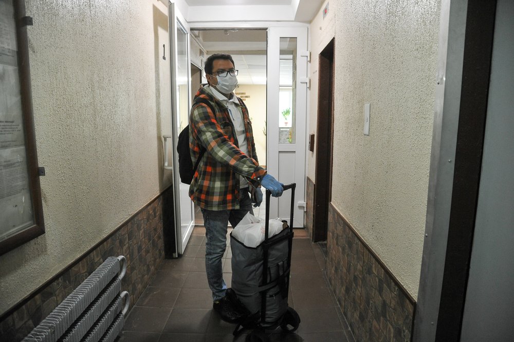 Социальные работники 150 тысяч раз доставили лекарства москвичам в самоизоляции