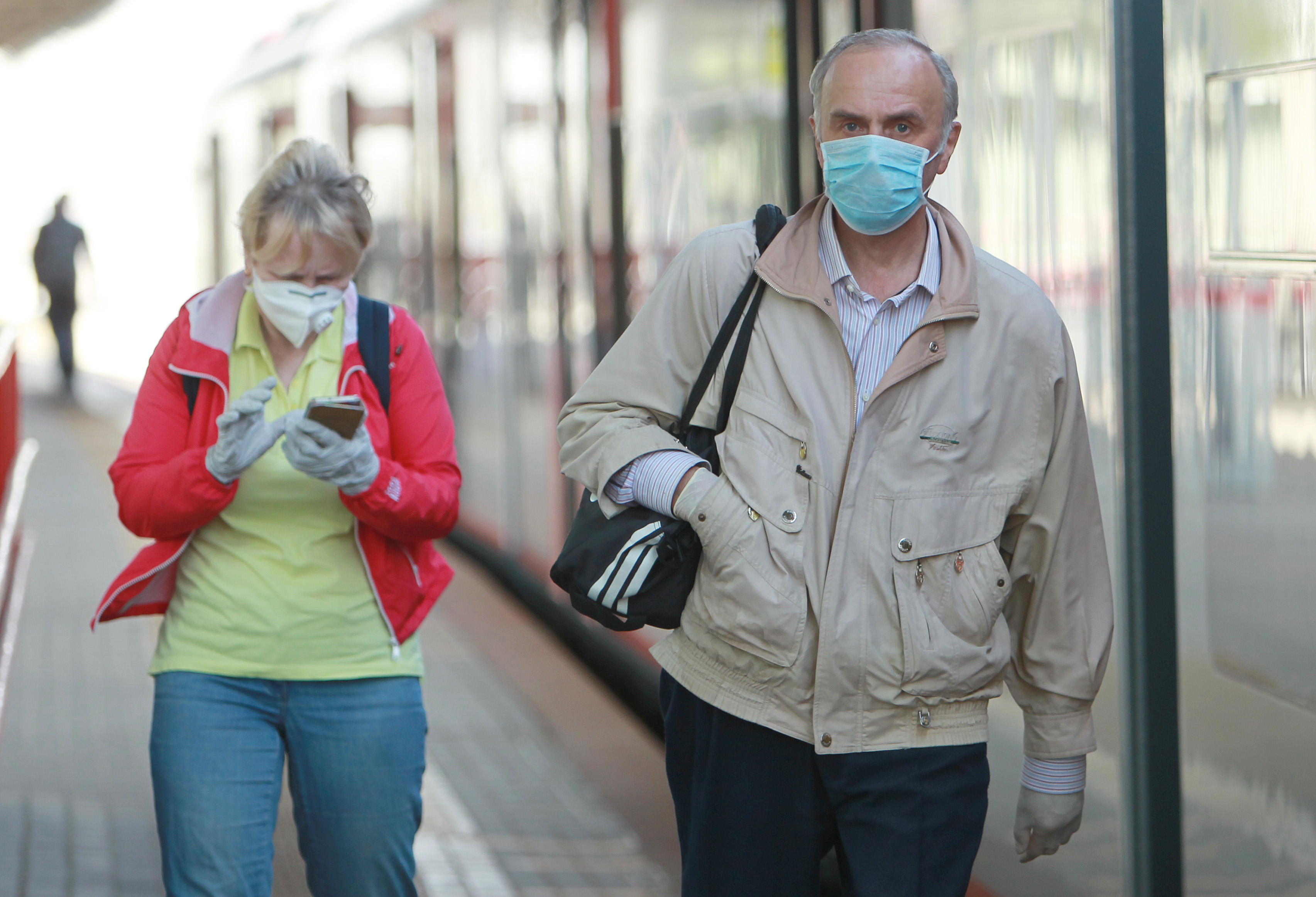 Коронавирус выявили у 9263 человек в России за сутки