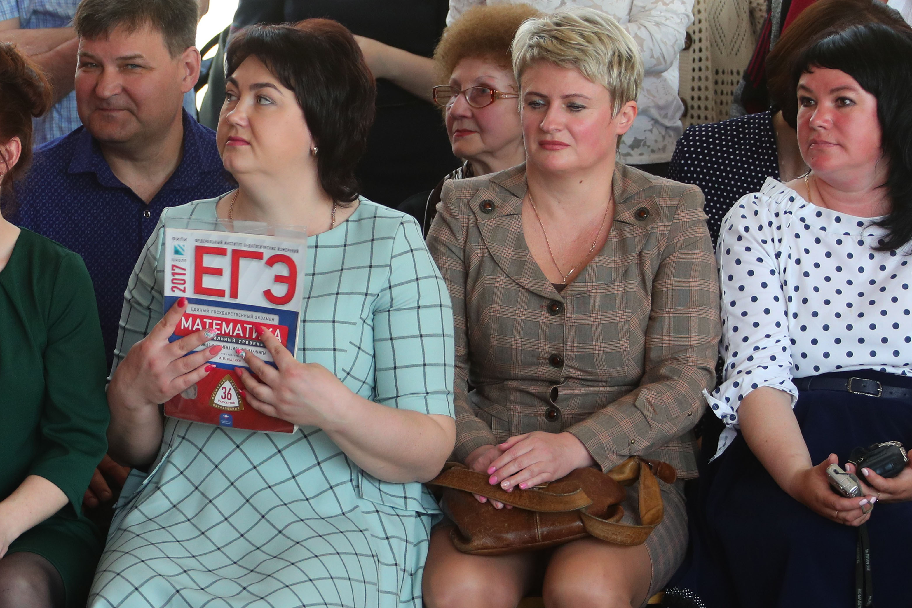 «Просто валяют дурака»: родителей назвали главной проблемой выпускников