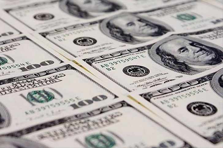 Рубль вырос по отношению к доллару и евро