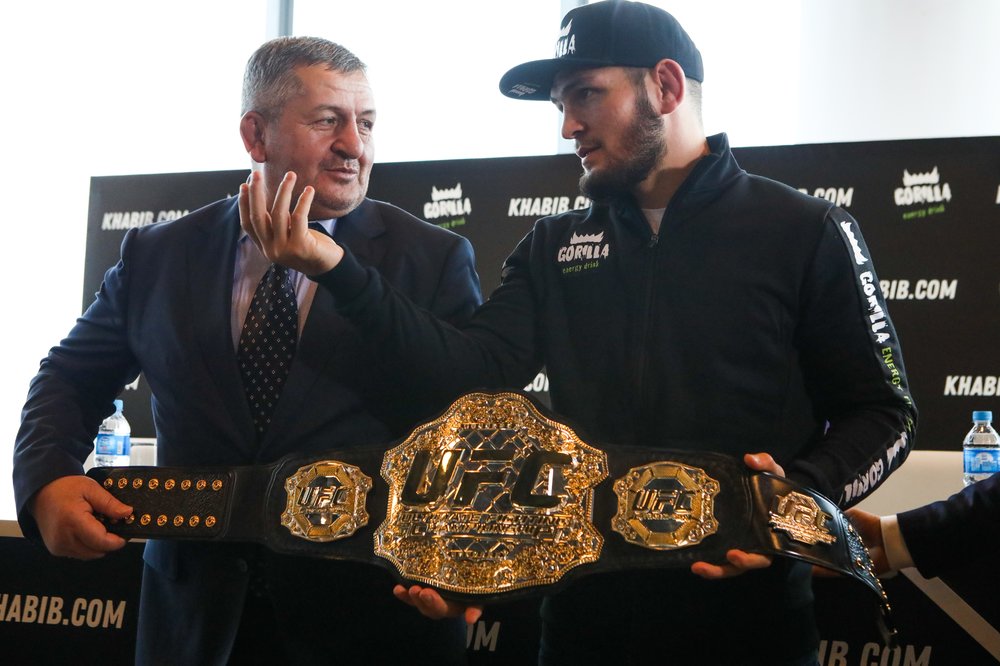 Отец Хабиба Нурмагомедова скончался в Москве