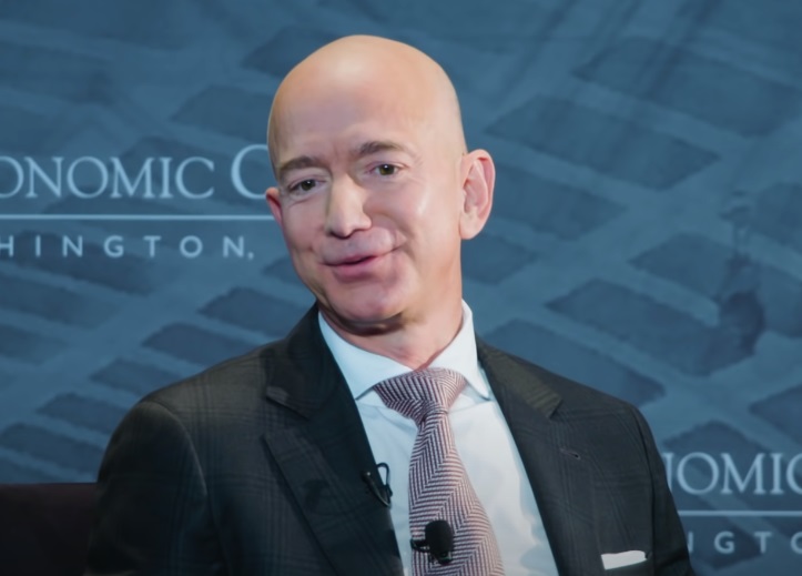 Джефф Безос полетит в космос на корабле New Shepard 20 июля