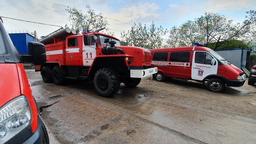 Пожар произошел в производственном здании в Люблине