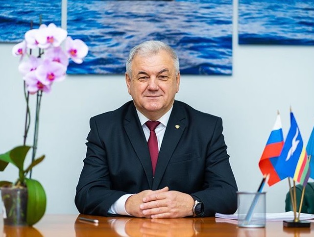 В отношении главы Охинского городского округа Сергея Гусева решается вопрос о возбуждении уголовного дела