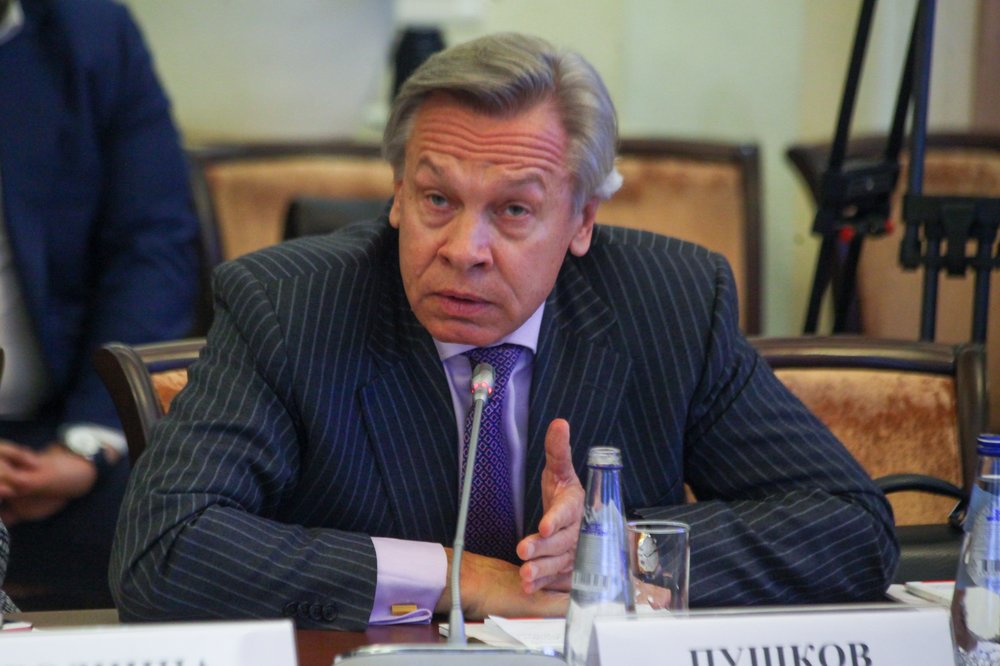 Сенатор согласился с тем, что экономике РФ нельзя существовать только на одном черном золоте