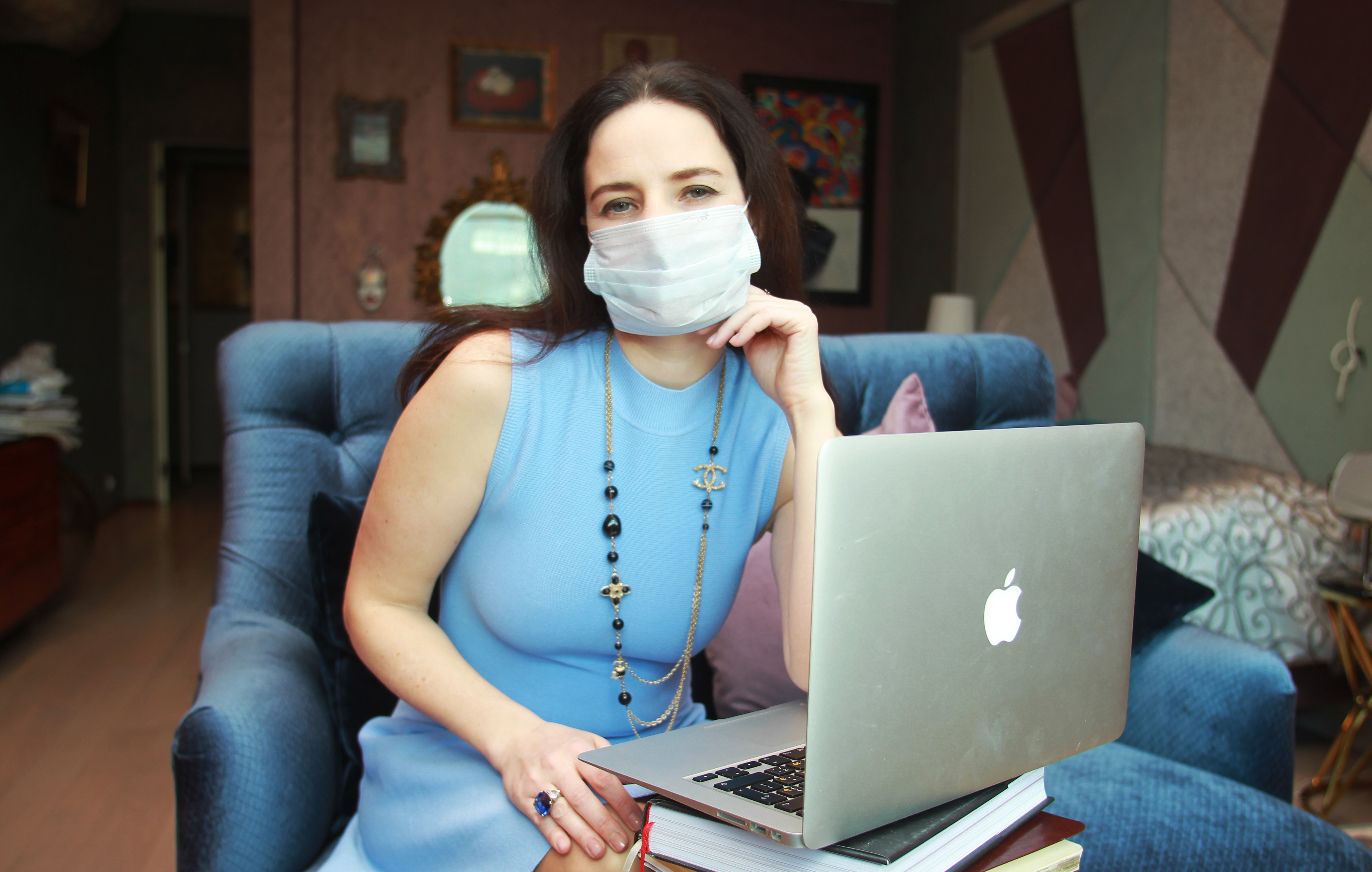 На фото: волонтер Ирина Романова