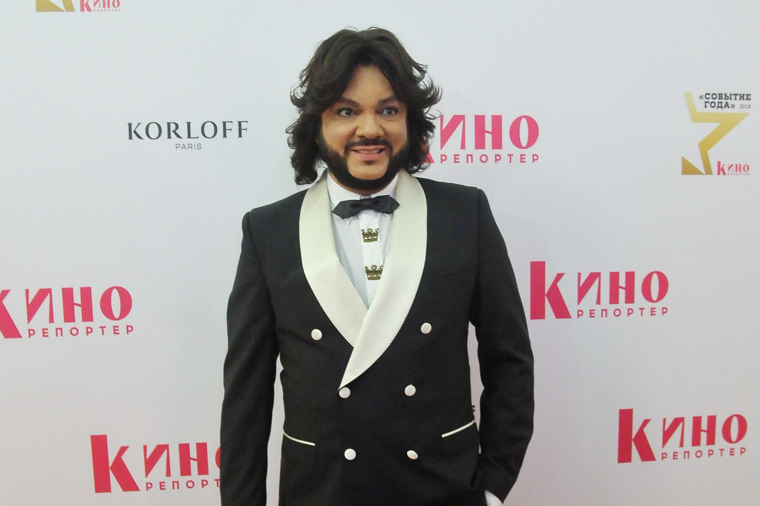 Киркоров посетил премьеру фильма с загадочной спутницей