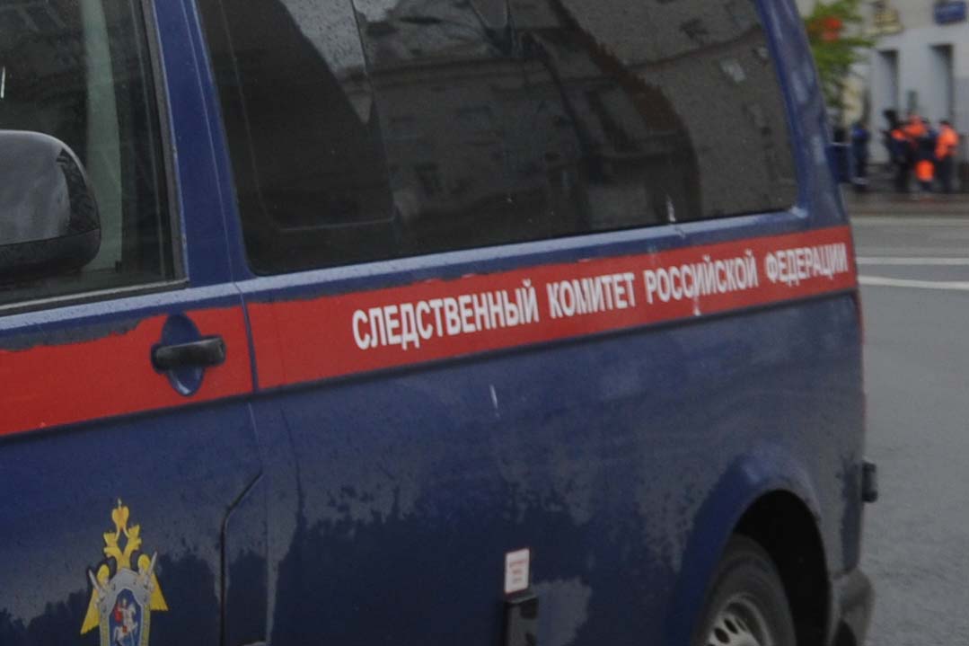 Мужчину зарезали в жилом доме на западе Москвы