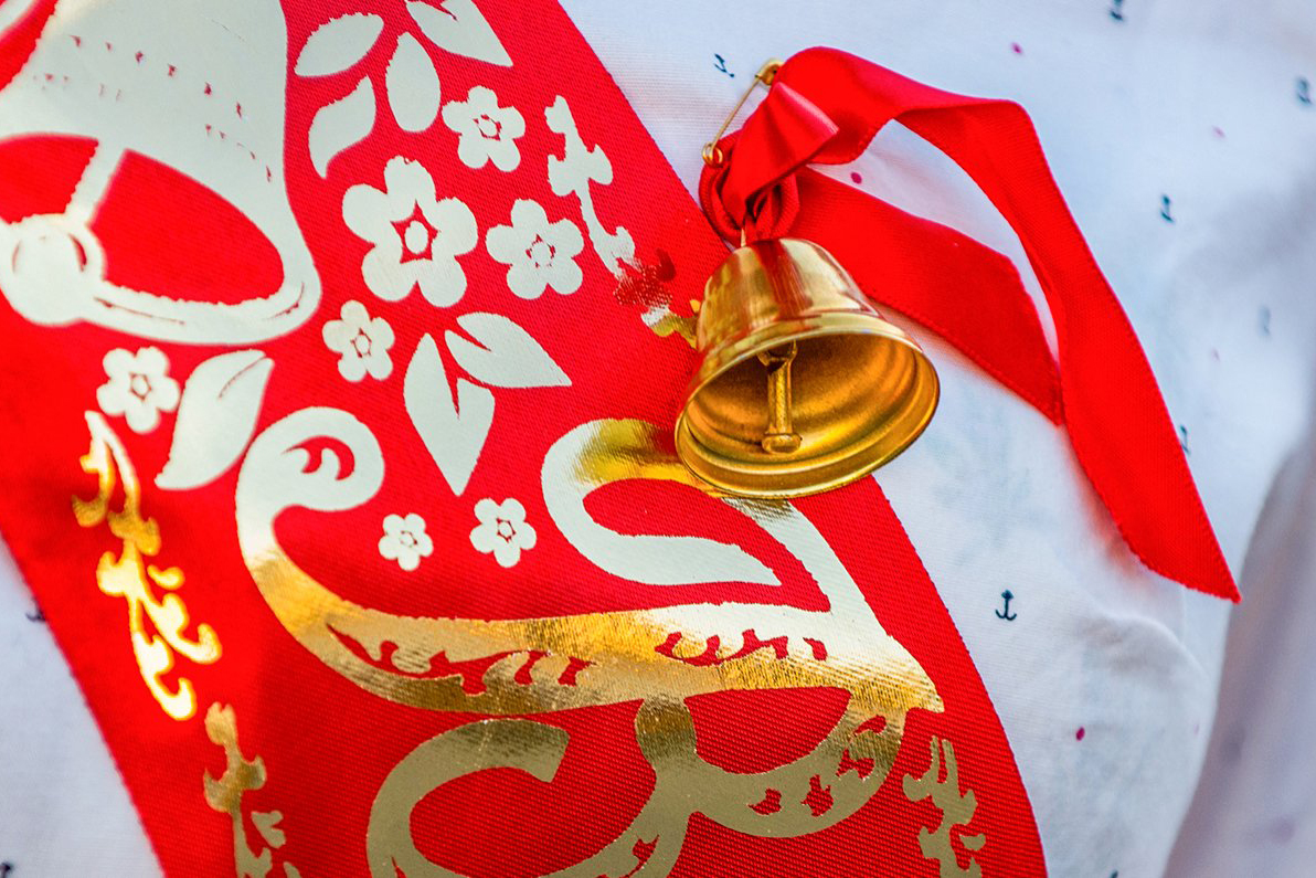 Столичные школы будут самостоятельно принимать решение о допуске родителей на последний звонок