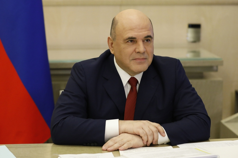 Премьер отметил, что в борьбе с инфекцией удалось достичь успехов, однако в настоящее время сохраняется необходимость воздержаться от поездок за рубеж
