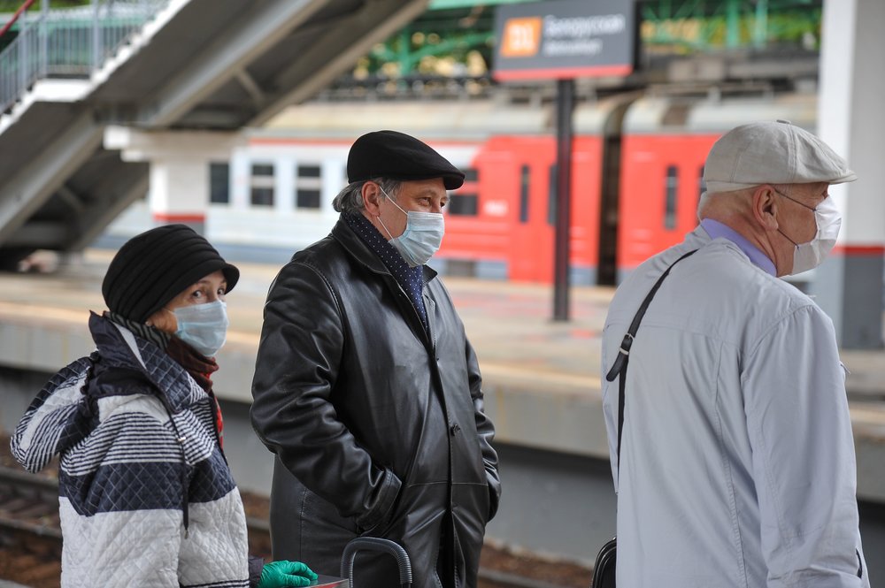 Ученые назвали повышающую риск заражения коронавирусом погоду