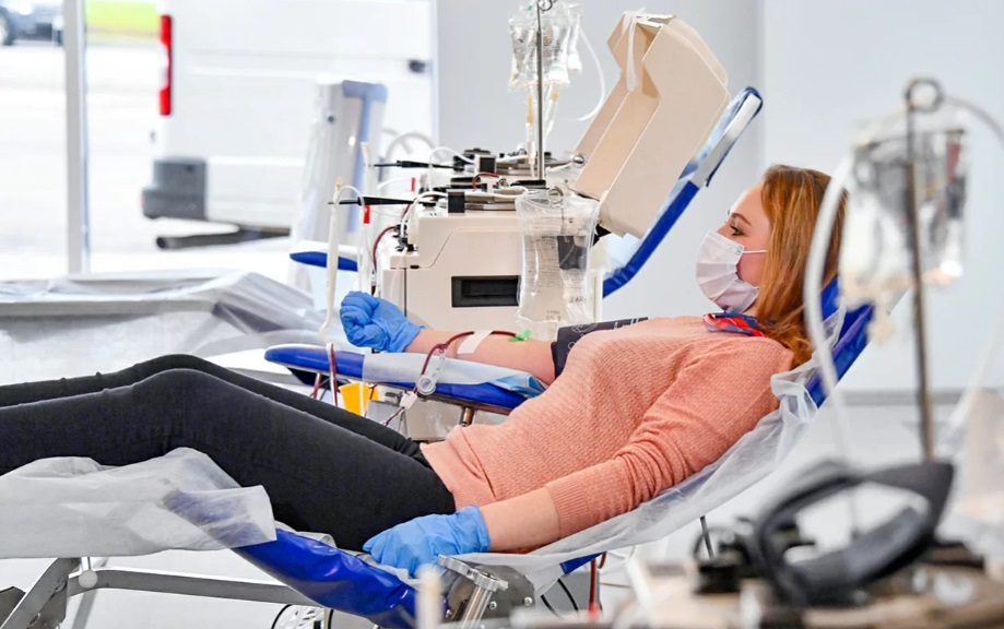 Москвичам рассказали, как стать донором плазмы