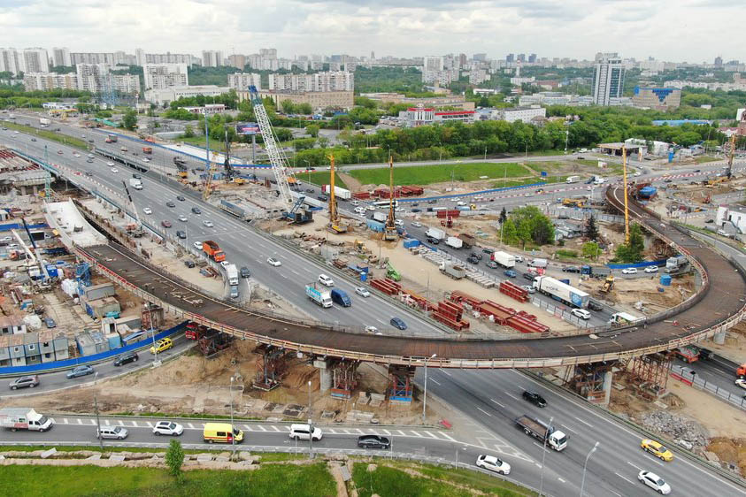 Андрей Бочкарев: Более 300 километров дорог построят в Москве к концу 2023 года