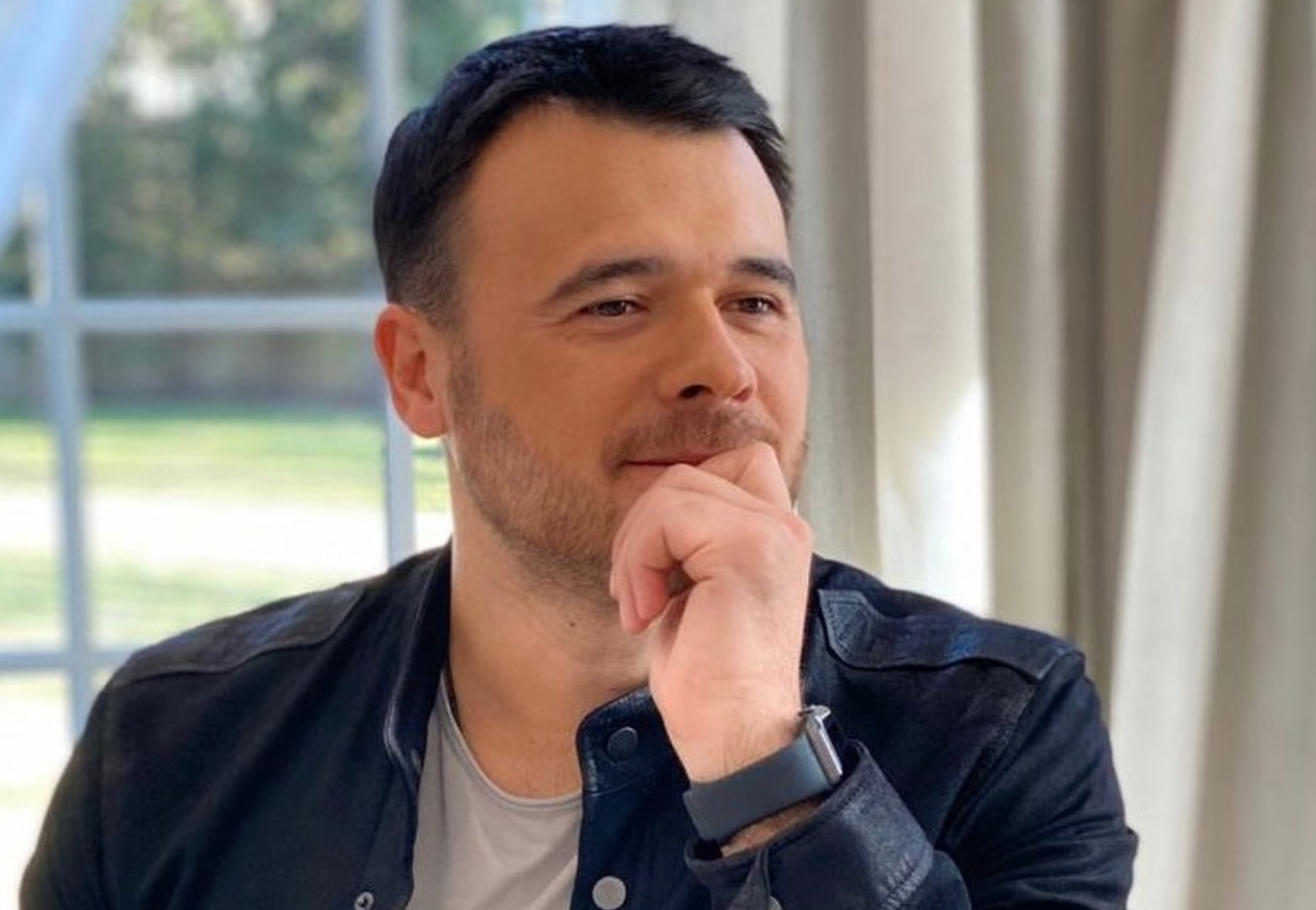 Эмин Агаларов отдохнул в Дубае с двумя бывшими женами