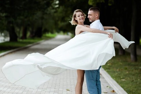 «Шустро!»: экс-супруг Евгении Лозы опубликовал фото с новой возлюбленной