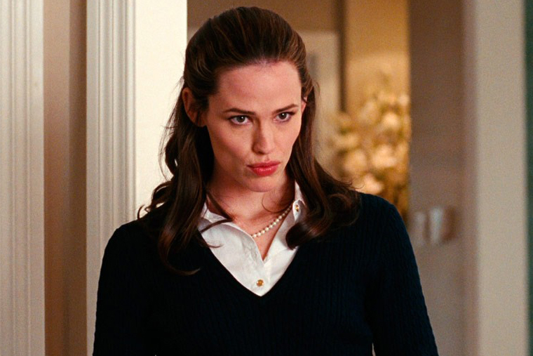 Кошка Дженнифер Гарнер в детской коляске удивила пользователей Сети