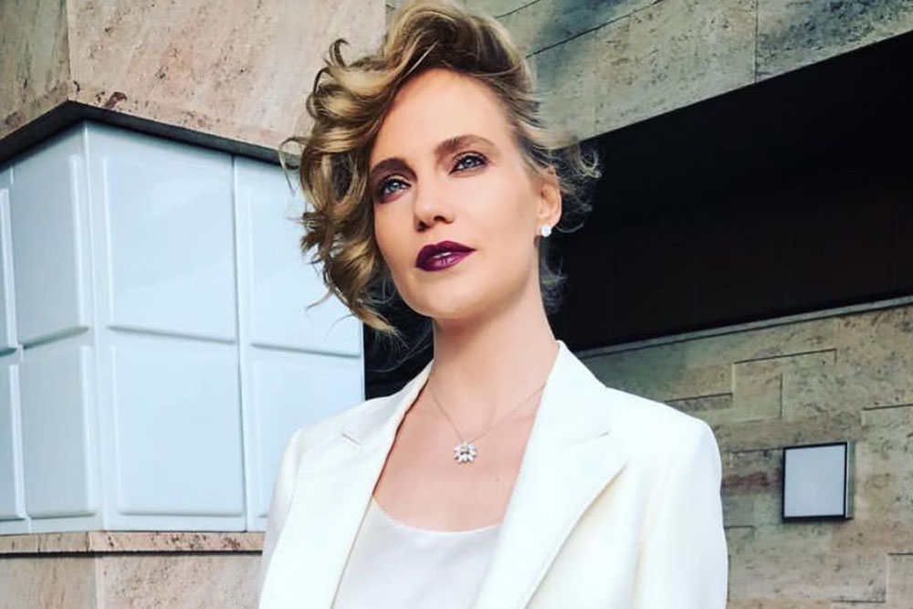 «Волшебная красавица»: поклонники восхитились солнечными снимками Глюкозы