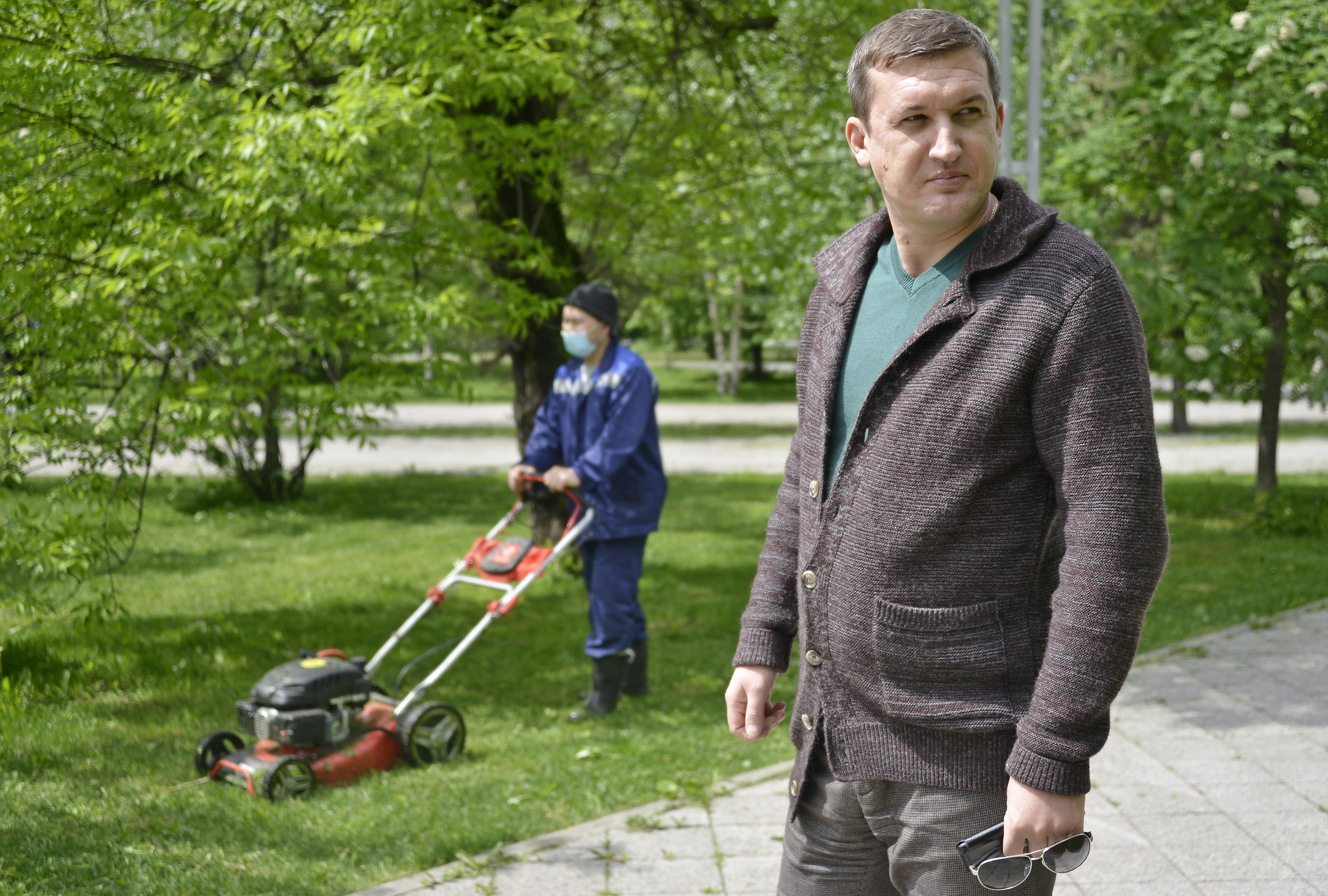Глава управы Войковского района Москвы Дмитрий Янишевский контролирует ход работ по благоустройству, которые уже стартовали